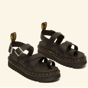 Dr Martens Avery Platform Sandals- size 9